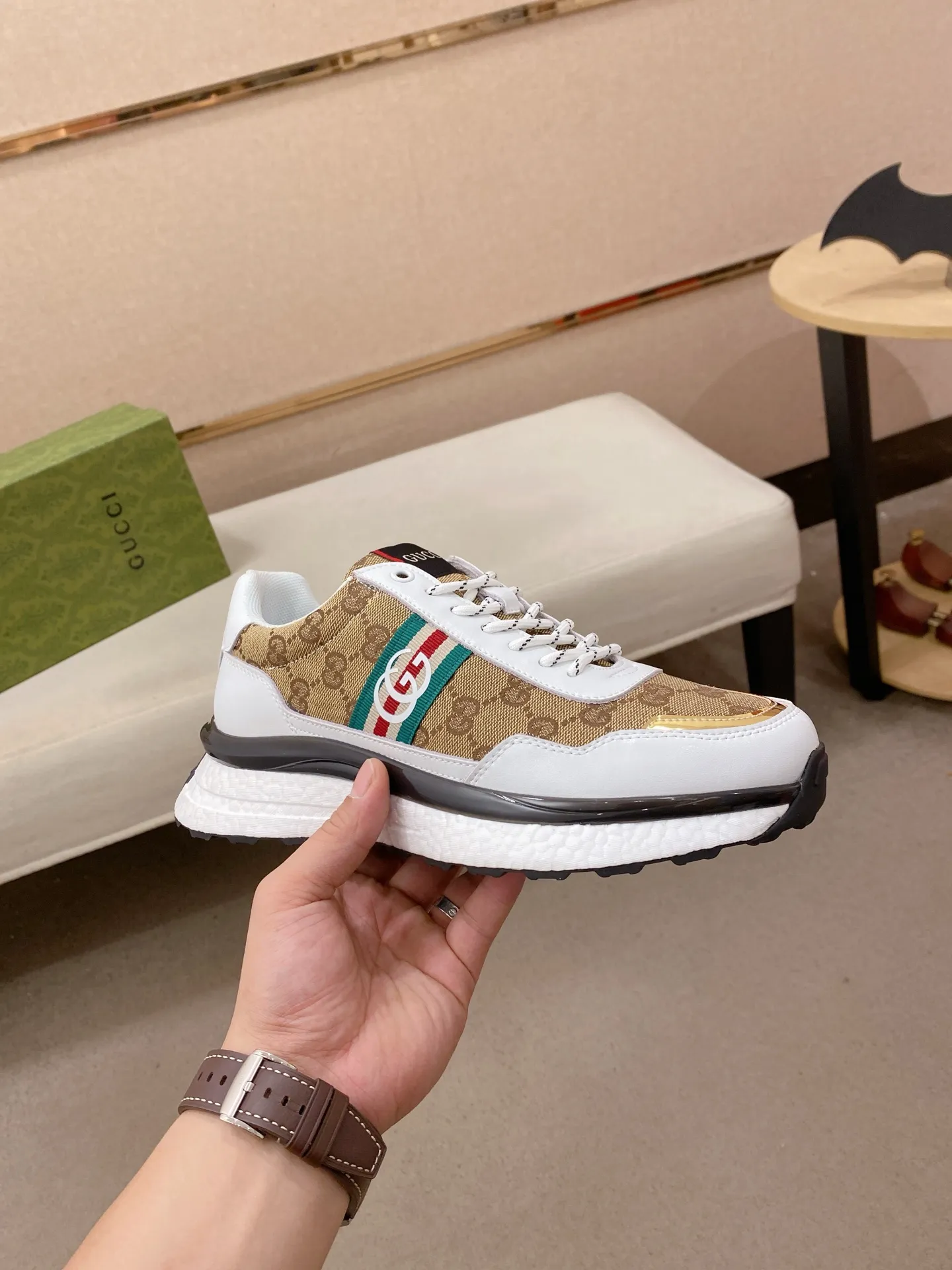 Men's clothing and shoes💰:462💰 (GUCCI) The latest model from the official website🎁🎁Casual and fashionable men's shoes👟, hot style💥The version is simple and elegant, exclusive for trendy men. The unique latest brand elements from the official website👑Original Gucci decoration, fashionable and generous, the fabric is original cowhide ✅Mesh breathable lining, the official website specifies wear-resistant casual outsole, the classic model is taken in kind at the counter🎬38-44 (can be customized for 45 non-refundable)